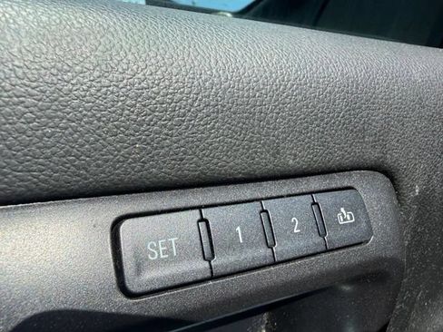 Used 2016 GMC Sierra 1500 Denali w/ Enhanced Driver Alert Package AWD/4WD image 9