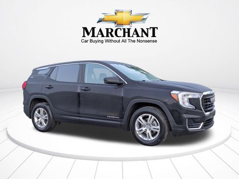 Used 2024 GMC Terrain SLE image 2