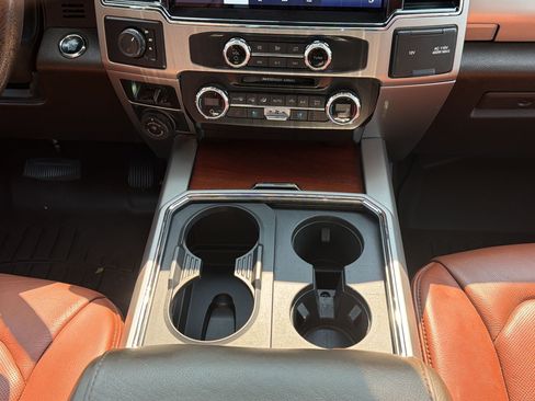 Used 2022 Ford F450 King Ranch w/ King Ranch Ultimate Package AWD/4WD image 19
