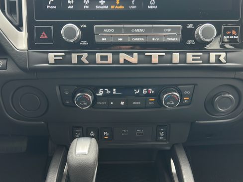 Used 2025 Nissan Frontier SV w/ SV Convenience Package RWD image 22