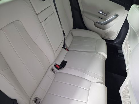 Used 2025 Mercedes-Benz CLA 250 image 33