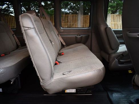 Used 2022 Chevrolet Express 3500 LS image 42