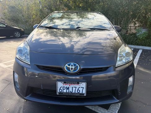 Used 2010 Toyota Prius Five FWD image 2