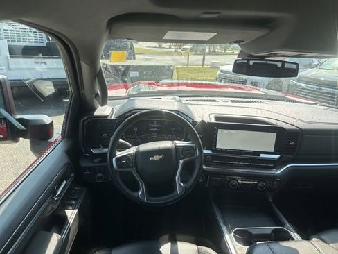 Used 2025 Chevrolet Silverado 2500 LTZ w/ LTZ Convenience Package image 27