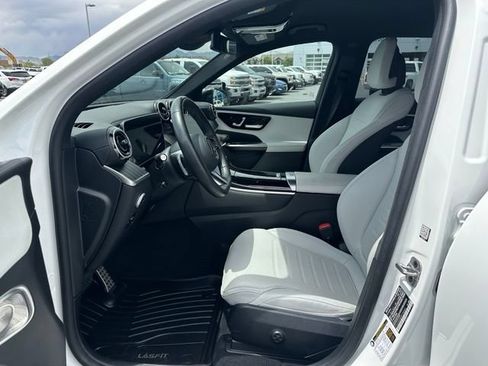 Used 2024 Mercedes-Benz GLC 300 4MATIC image 16