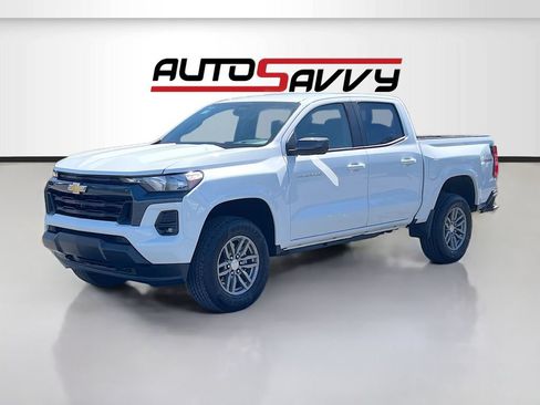 Used 2023 Chevrolet Colorado LT w/ LT Convenience Package AWD/4WD image 3