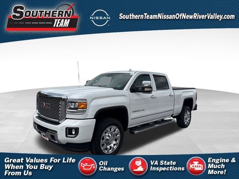Used 2017 GMC Sierra 2500 Denali image 1