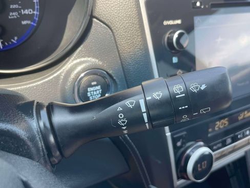 Used 2019 Subaru Outback 2.5i Limited AWD/4WD image 25