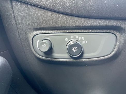 Certified 2019 Chevrolet Equinox LS w/ LS Convenience Package FWD image 17