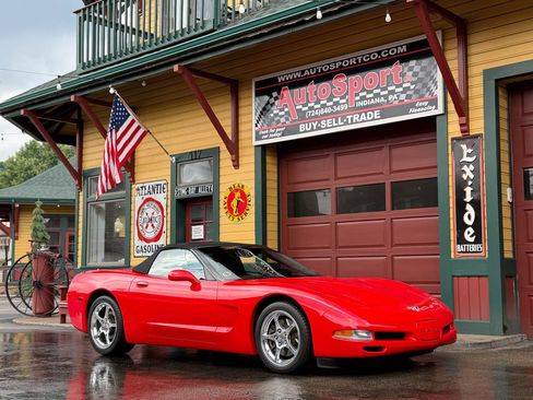 Used 2003 Chevrolet Corvette Convertible w/ Preferred Equipment Group1 RWD image 2