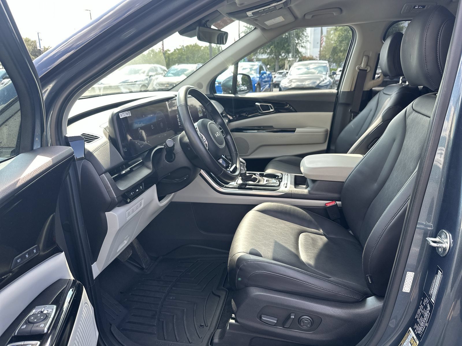 Used 2024 Kia Carnival SX FWD image 16