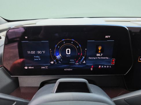Used 2024 Chevrolet Traverse RS w/ LPO, Floor Liner Package AWD/4WD image 37