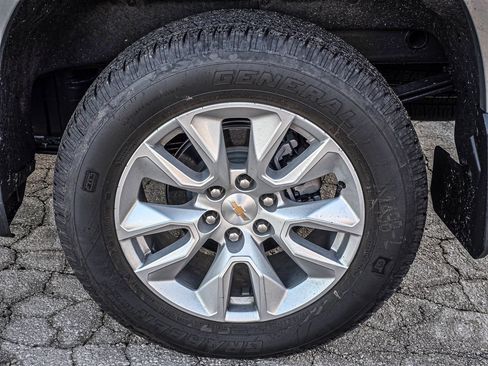 Used 2026 Chevrolet Silverado 1500 Custom image 9