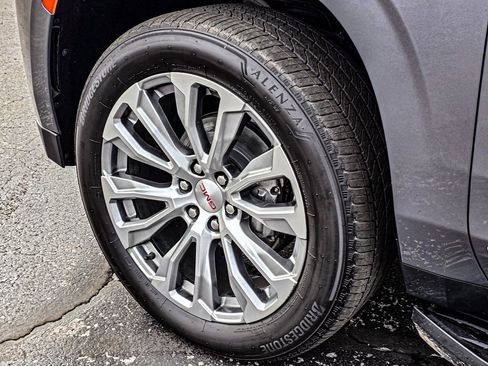 Used 2021 GMC Yukon XL Denali image 12