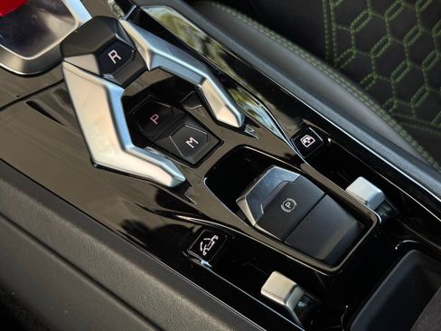 Used 2017 Lamborghini Huracan LP 610-4 image 38