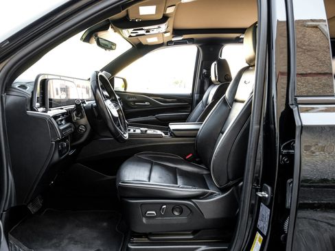 Used 2022 Cadillac Escalade ESV Sport w/ Touring Package AWD/4WD image 4
