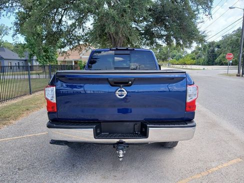 Used 2017 Nissan Titan SV RWD image 11