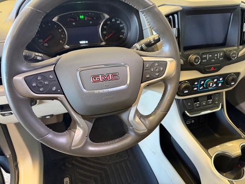 Used 2018 GMC Terrain Denali w/ Comfort Package image 9