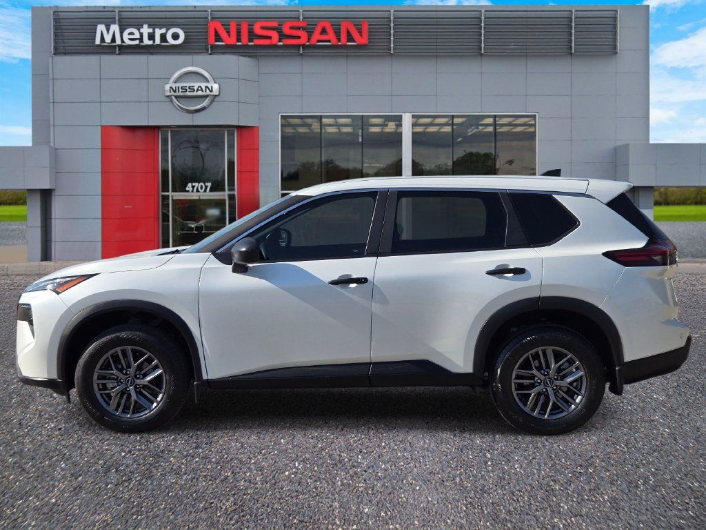 Certified 2025 Nissan Rogue S FWD image 4