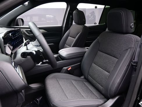 New 2026 Chevrolet Traverse LT w/ Sun and Wheel Package FWD image 8