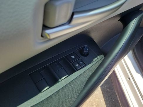 Used 2026 Toyota Corolla SE FWD image 13