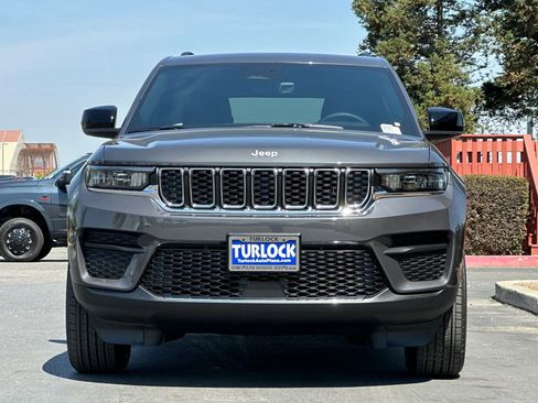 New 2025 Jeep Grand Cherokee Laredo X w/ Luxury Tech Group I image 9