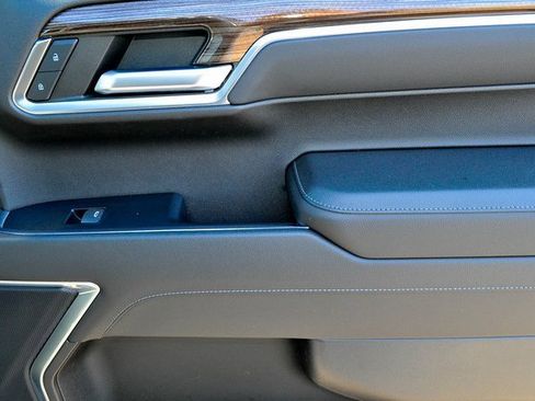 Used 2022 Chevrolet Silverado 1500 RST image 24