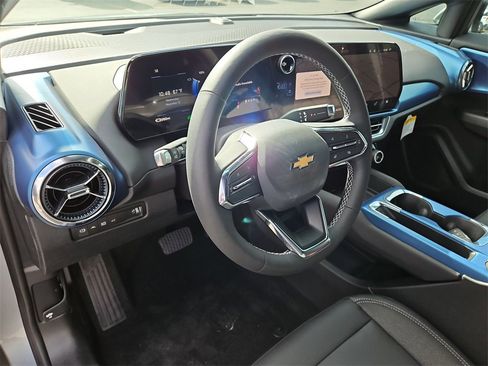 New 2026 Chevrolet Equinox EV LT image 10