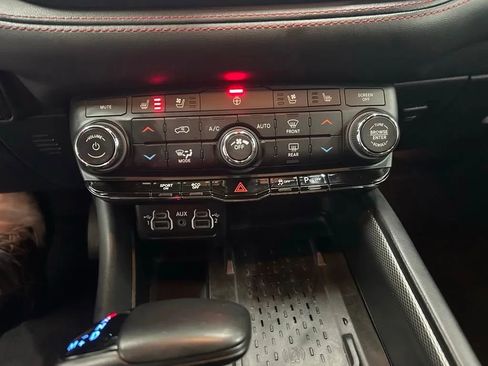 Used 2025 Dodge Durango R/T image 10