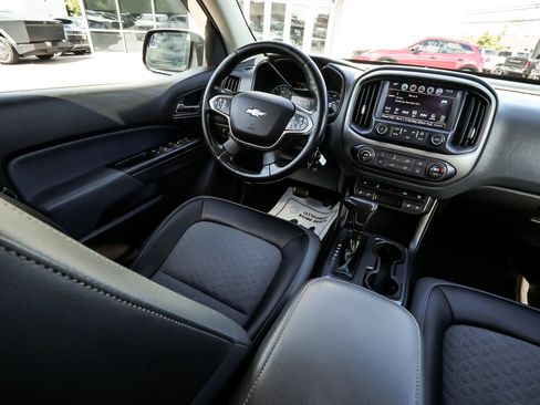 Used 2018 Chevrolet Colorado Z71 w/ Centennial Edition AWD/4WD image 39