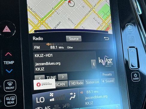 Certified 2022 Toyota Prius Prime XLE FWD image 19
