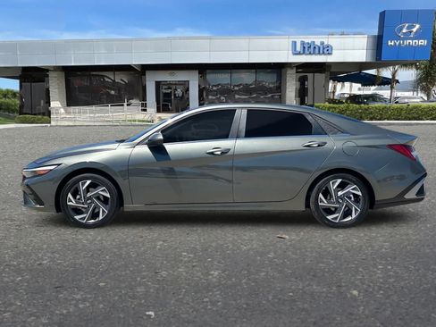 Certified 2026 Hyundai Elantra Limited FWD image 6