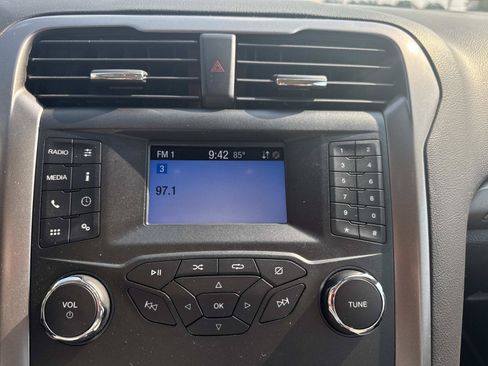 Used 2020 Ford Fusion S FWD image 24