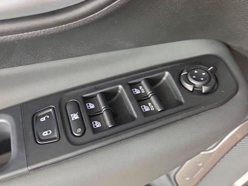 Used 2023 Jeep Renegade Latitude w/ Premium Group AWD/4WD image 21