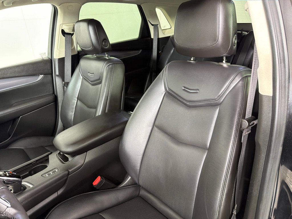 Used 2018 Cadillac XT5 Premium Luxury AWD/4WD image 12