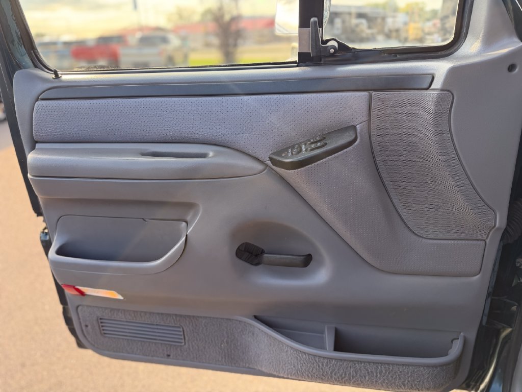 Used 1997 Ford F350 4x4 Regular Cab image 9