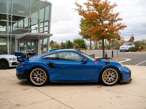 Used 2018 Porsche 911 GT2 RS image 6