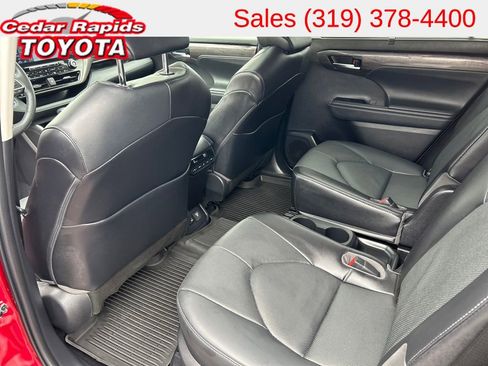Used 2022 Toyota Highlander Limited AWD/4WD image 24