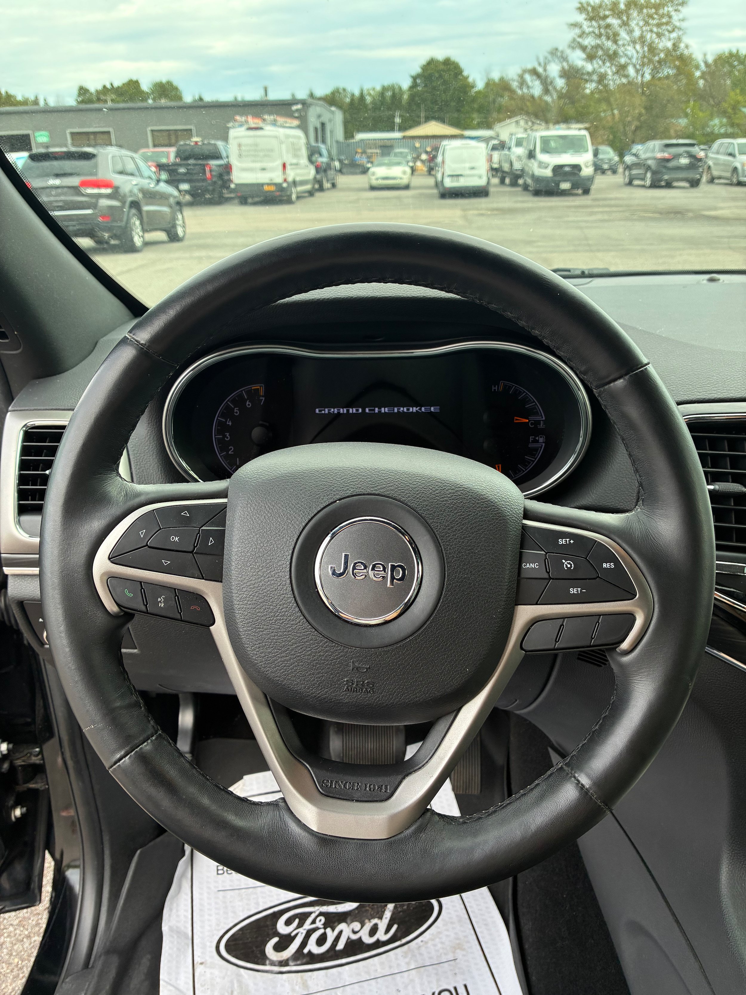 Used 2019 Jeep Grand Cherokee Limited AWD/4WD image 10