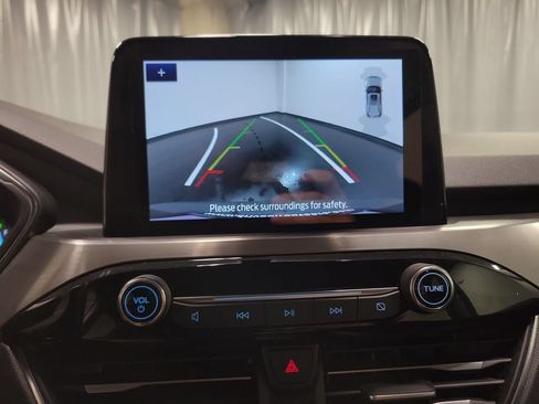 Used 2022 Ford Escape Titanium FWD image 21