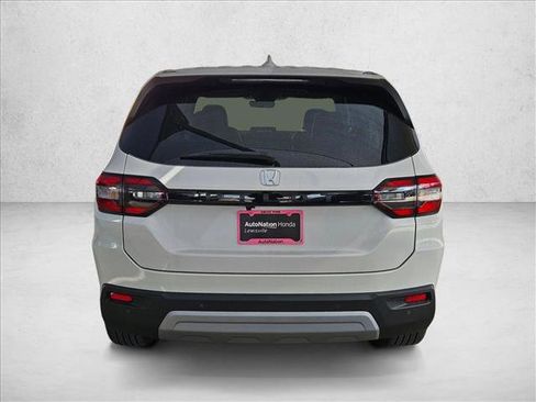 New 2025 Honda Pilot EX-L image 8