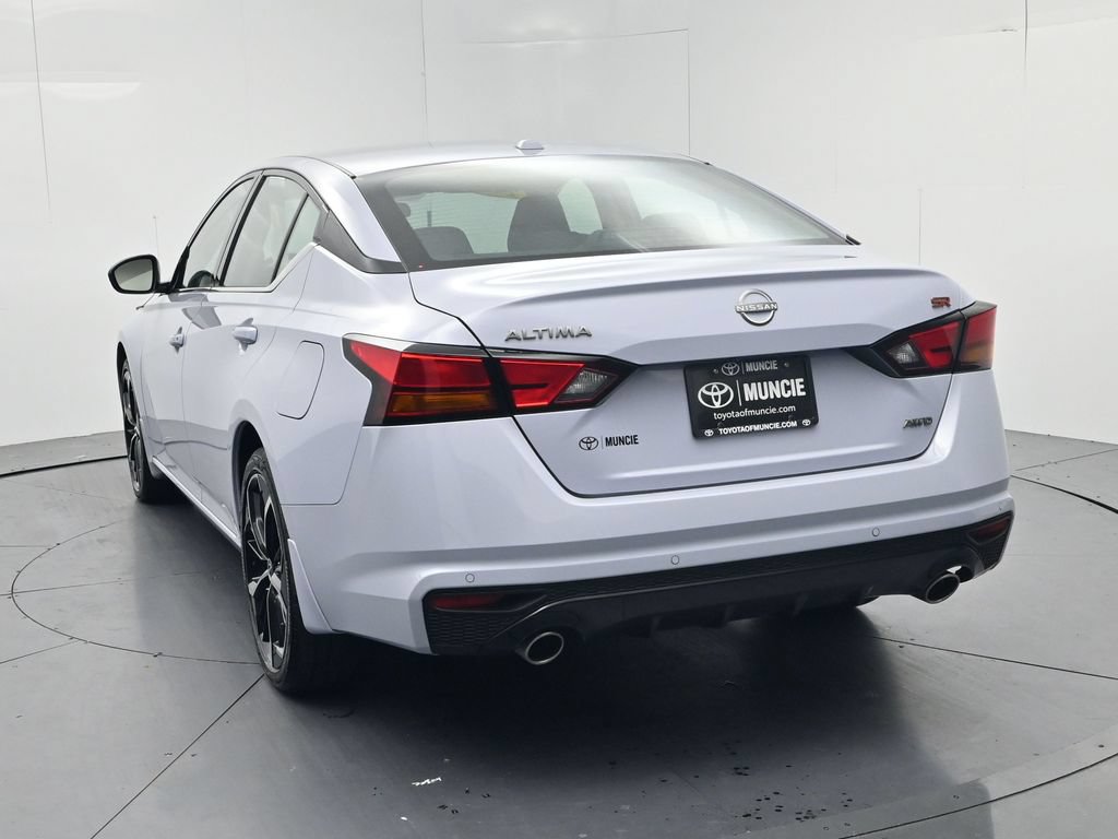 Used 2024 Nissan Altima 2.5 SR w/ SR Premium Package AWD/4WD image 6
