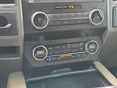 Used 2021 Ford Expedition XLT RWD image 15