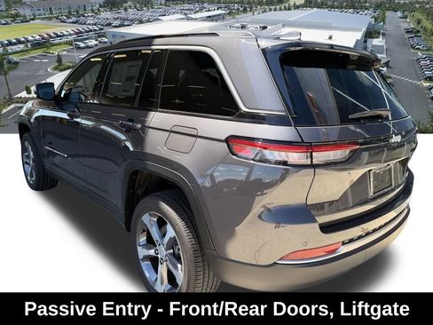 New 2026 Jeep Grand Cherokee Limited w/ Luxury Tech Group II RWD image 6