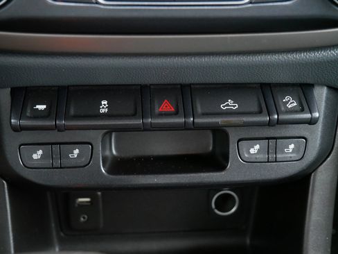 Used 2016 Chevrolet Colorado Z71 image 30