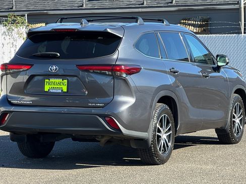 Used 2020 Toyota Highlander XLE image 4
