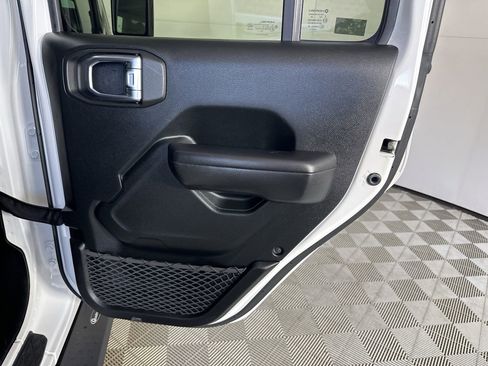 Used 2020 Jeep Gladiator Sport w/ Quick Order Package 24S image 28