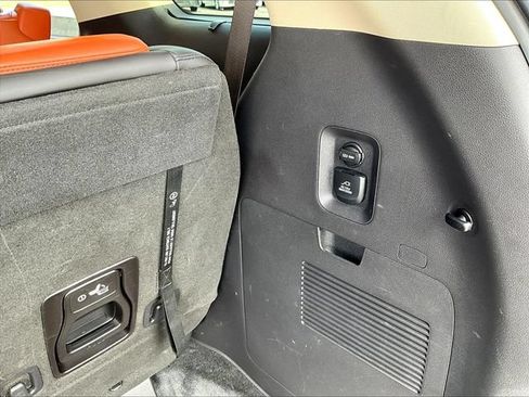 Certified 2023 Kia Carnival SX FWD image 30