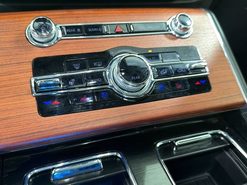 Used 2024 Lincoln Aviator Reserve w/ Elements Package Plus RWD image 19