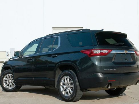Used 2021 Chevrolet Traverse LT AWD/4WD image 4
